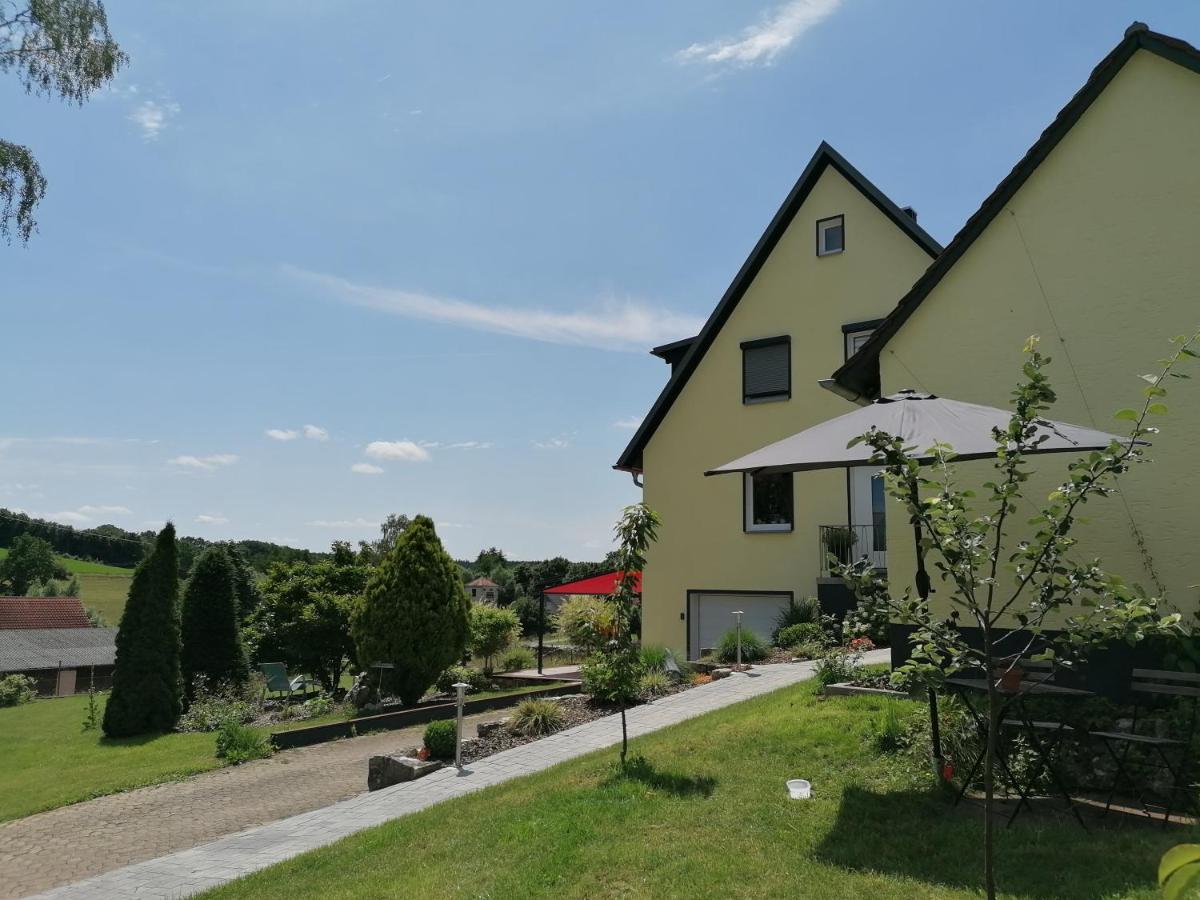 Fewo Haus Hutzelbuck in idyllisch-grüner Lage nähe AN Ansbach Exterior foto